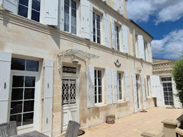Vente Maison 6 pièces 193.12 m2 Saintes