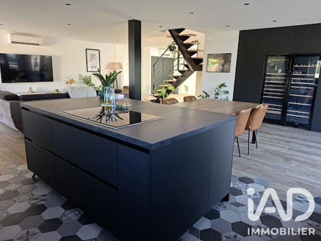 Vente Maison 6 pièces 206 m2 Neuville de Poitou