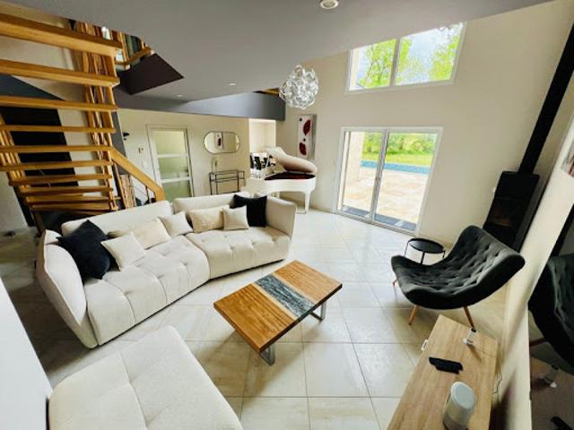 Vente Maison 6 pièces 208 m2 Roussennac