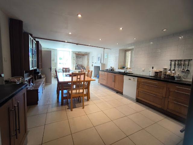 Vente Maison 6 pièces 209 m2 Segonzac