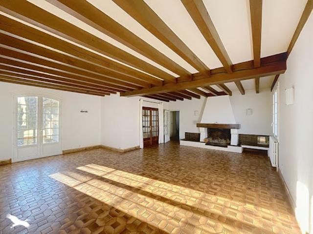 Vente Maison 6 pièces 200 m2 Ceaulmont