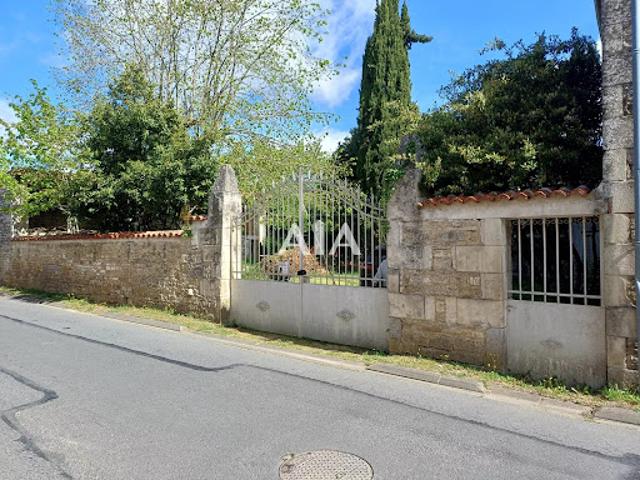 Vente Maison 6 pièces 200 m2 Courcôme