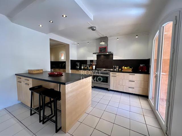 Vente Maison 6 pièces 200 m2 Le Revest les Eaux