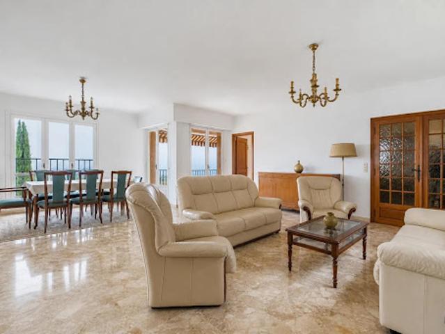 Vente Maison 6 pièces 200 m2 Saint Laurent du Var