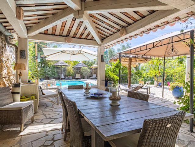 Vente Maison 6 pièces 202 m2 Castagniers