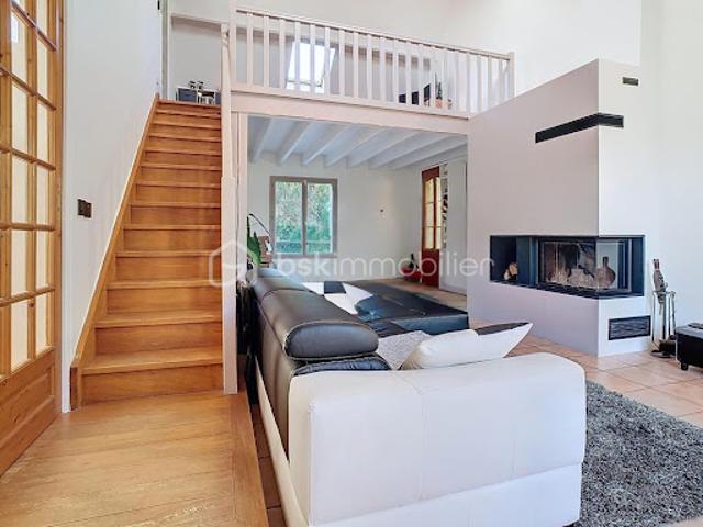 Vente Maison 6 pièces 202 m2 Villeneuve Saint Denis