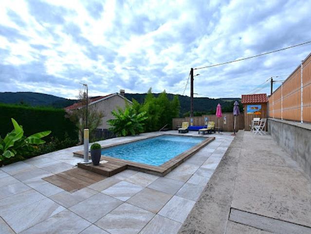 Vente Maison 6 pièces 202 m2 Saint Ferréol d'Auroure