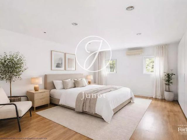 Vente Maison 6 pièces 214.39 m2 Suresnes