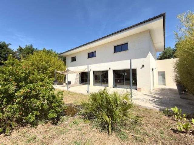 Vente Maison 6 pièces 216 m2 Lançon Provence
