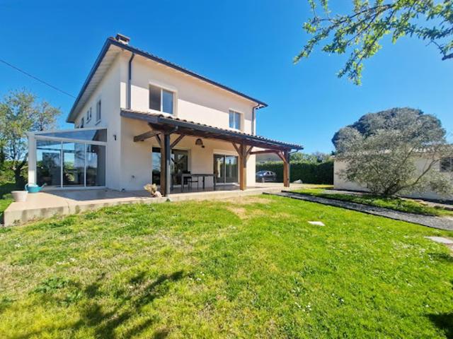 Vente Maison 6 pièces 218 m2 Belberaud