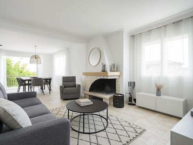 Vente Maison 6 pièces 218 m2 Saint Geniès Bellevue