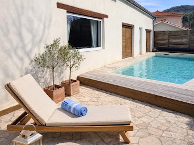 Vente Maison 6 pièces 218.19 m2 Le Chambon Feugerolles