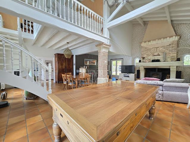 Vente Maison 6 pièces 210 m2 Mios