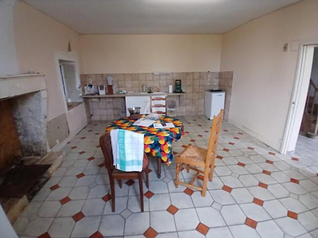 Vente Maison 6 pièces 210 m2 Crazannes