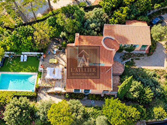 Vente Maison 6 pièces 210 m2 Solliès Ville