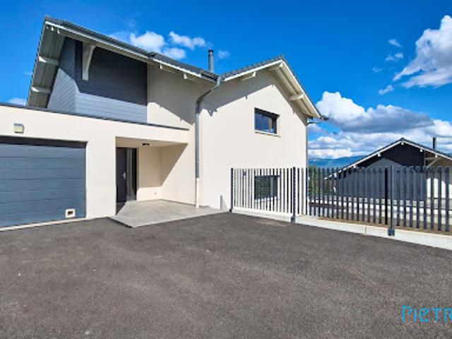 Vente Maison 6 pièces 212 m2 Challex