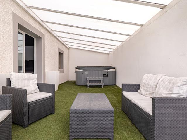 Vente Maison 6 pièces 212 m2 Rillieux la Pape