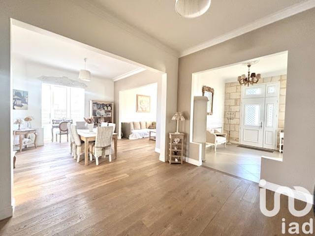 Vente Maison 6 pièces 212 m2 Saint Médard en Jalles