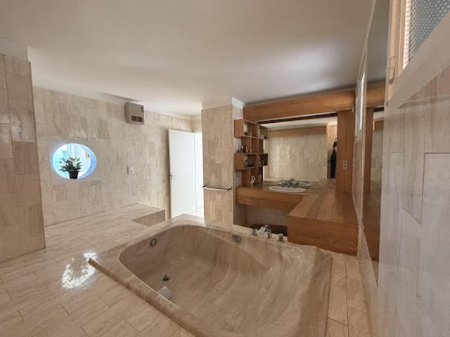 Vente Maison 6 pièces 212.5 m2 Aubenas