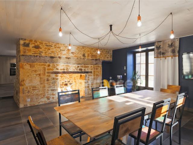 Vente Maison 6 pièces 213 m2 Saint Martial de Nabirat