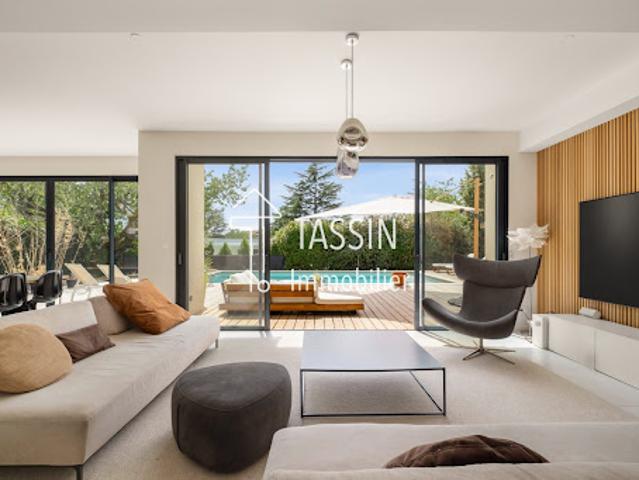 Vente Maison 6 pièces 225 m2 Ecully