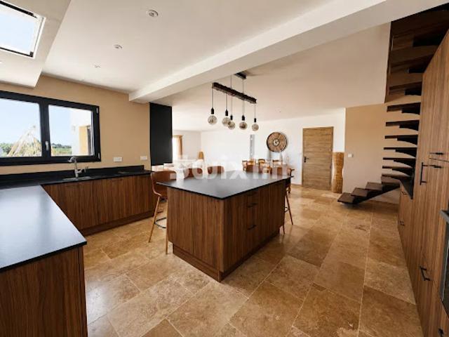 Vente Maison 6 pièces 225 m2 Grignan