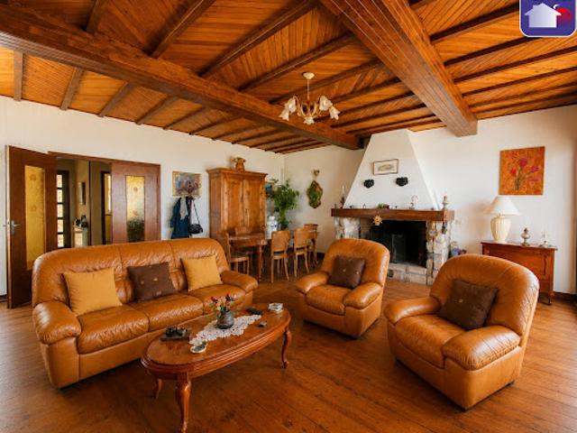 Vente Maison 6 pièces 226 m2 Carla Bayle