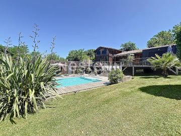 Vente Maison 6 pièces 248 m2 Latresne