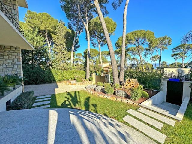 Vente Maison 6 pièces 220 m2 Antibes