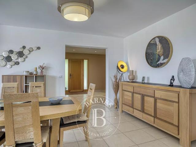 Vente Maison 6 pièces 220 m2 Cranves Sales