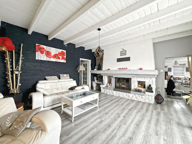 Vente Maison 7 pièces 220 m2 Saint Nauphary