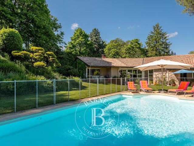 Vente Maison 6 pièces 220 m2 Saint Cyr au Mont d'Or