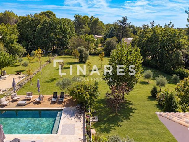Vente Maison 6 pièces 220 m2 Saint Cannat
