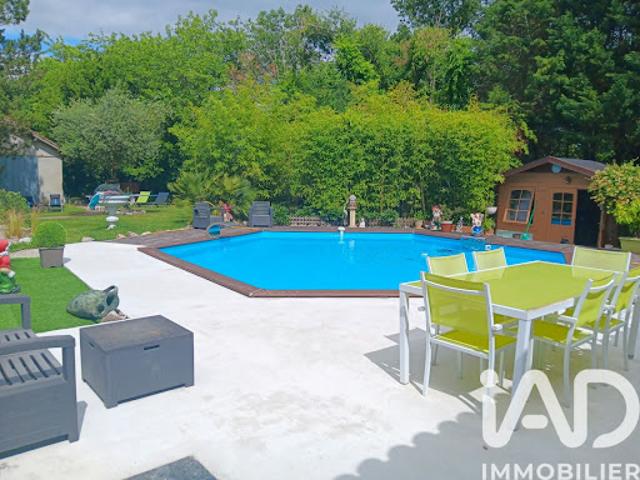 Vente Maison 6 pièces 220 m2 Saint Etienne de Tulmont
