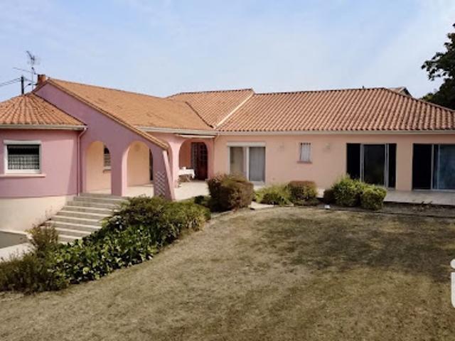 Vente Maison 6 pièces 223 m2 Mirebeau