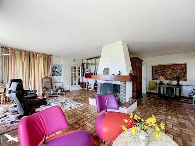 Vente Maison 6 pièces 223 m2 Clermont le Fort