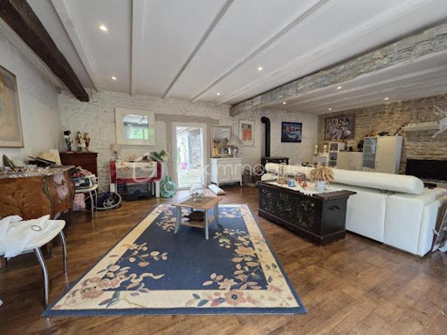 Vente Maison 6 pièces 223 m2 Saint Saviol