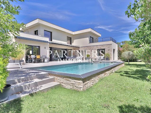 Vente Maison 6 pièces 234 m2 Aix en Provence