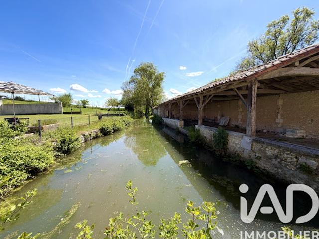 Vente Maison 6 pièces 234 m2 Challignac