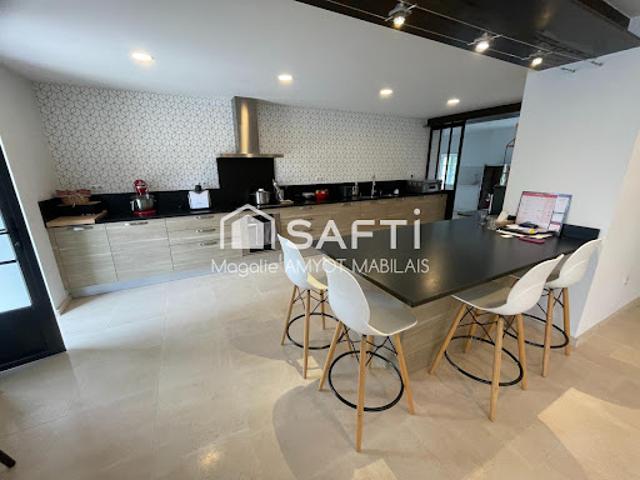 Vente Maison 6 pièces 234 m2 Challignac