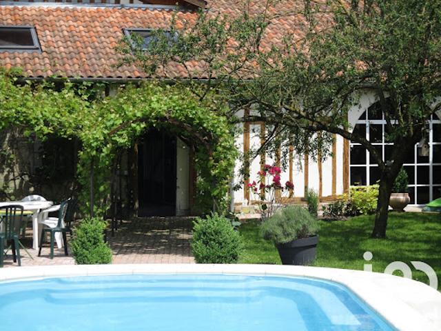 Vente Maison 6 pièces 235 m2 Saint Amand sur Fion