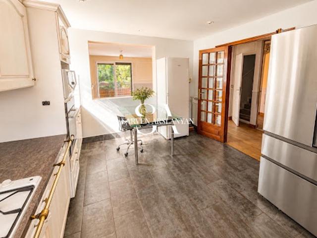 Vente Maison 6 pièces 237 m2 Alfortville