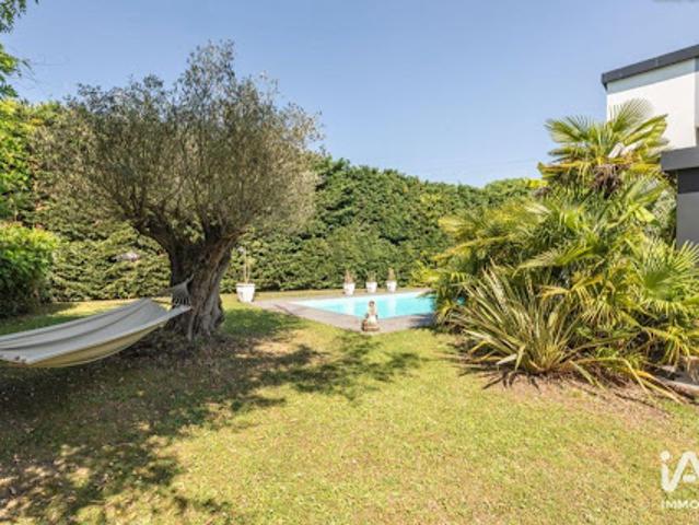 Vente Maison 6 pièces 239 m2 Léognan
