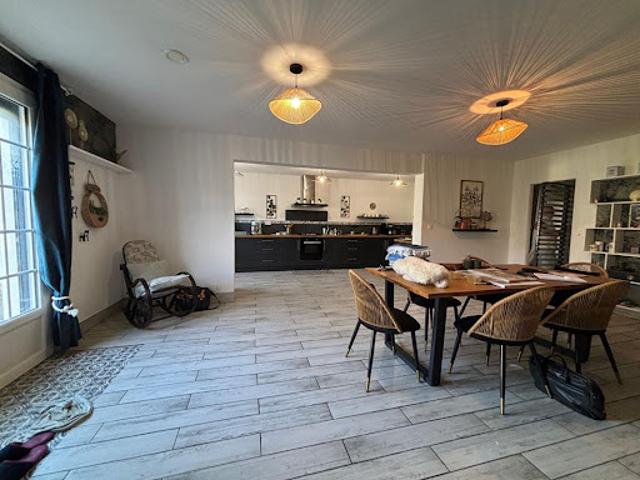 Vente Maison 6 pièces 230 m2 Clam