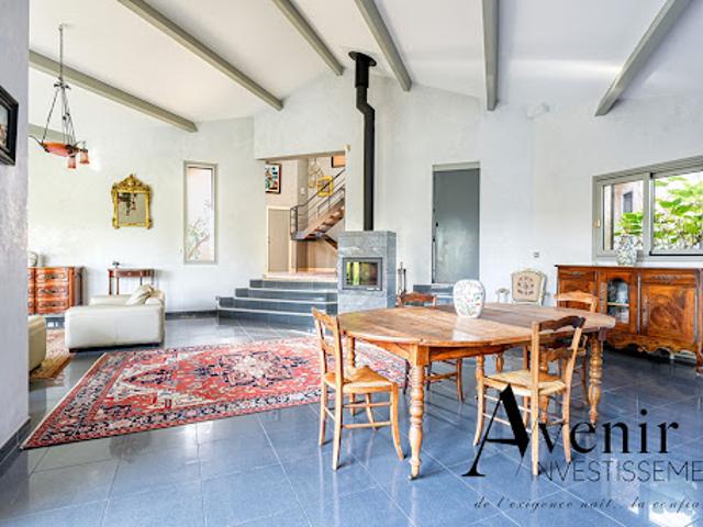 Vente Maison 6 pièces 230 m2 Saint Cyr au Mont d'Or