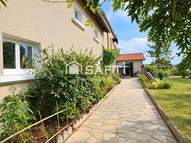 Vente Maison 6 pièces 245 m2 Montirat