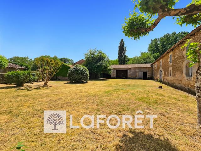 Vente Maison 6 pièces 245 m2 Gémozac