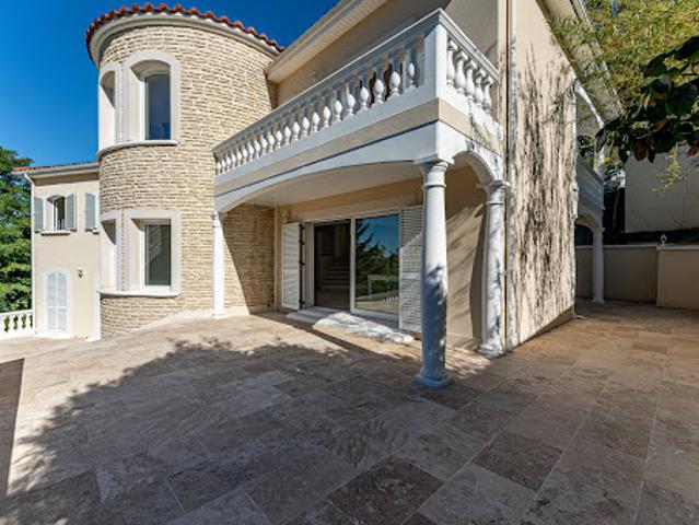 Vente Maison 6 pièces 245.65 m2 Rochetaillée sur Saône