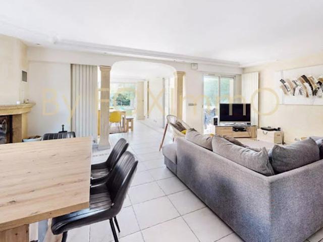 Vente Maison 6 pièces 240 m2 Antibes