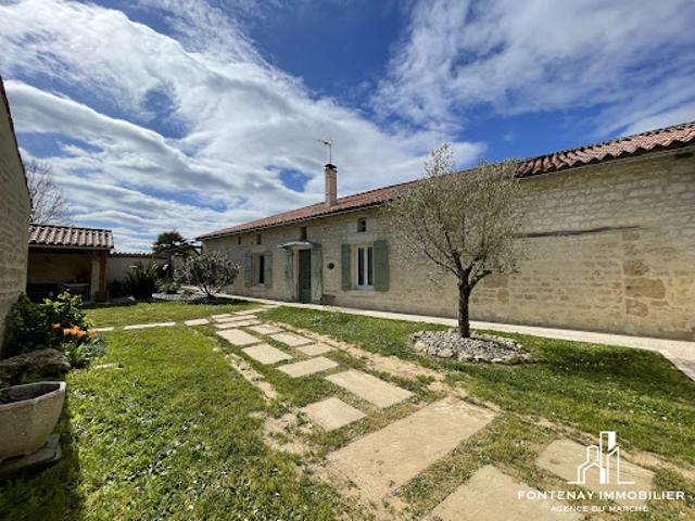 Vente Maison 6 pièces 240.16 m2 Fontenay le Comte